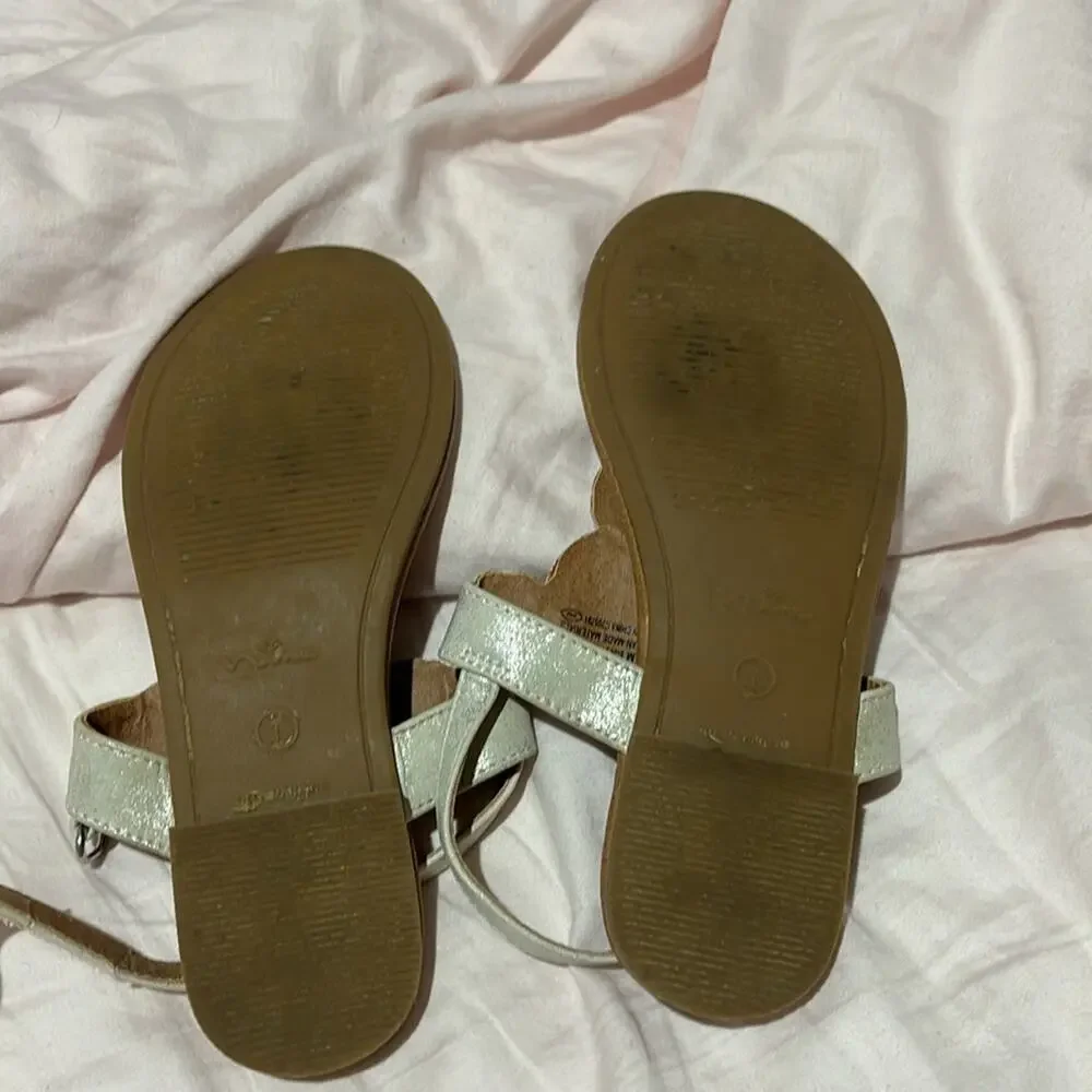 Elegant Nina 1 Silver Bejeweled Sandals tan soles glimmer bling on top euc
